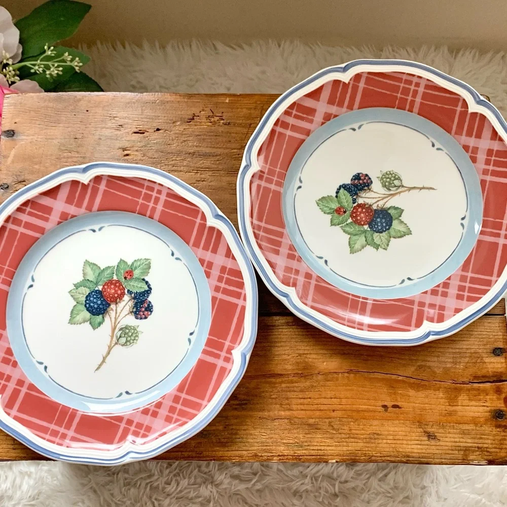 Villeroy & Boch SET of 2 Cottage Berries 8” Salad Plates Country Collection Red